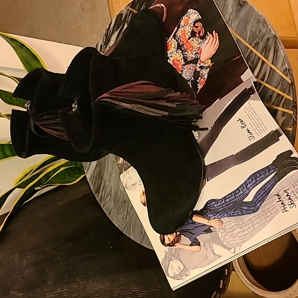 SAM ELDELMAN BLACK SUEDE FRINGE ACCENT LOUIE ANKLE BOOTIES sz 8 - Picture 1 of 6